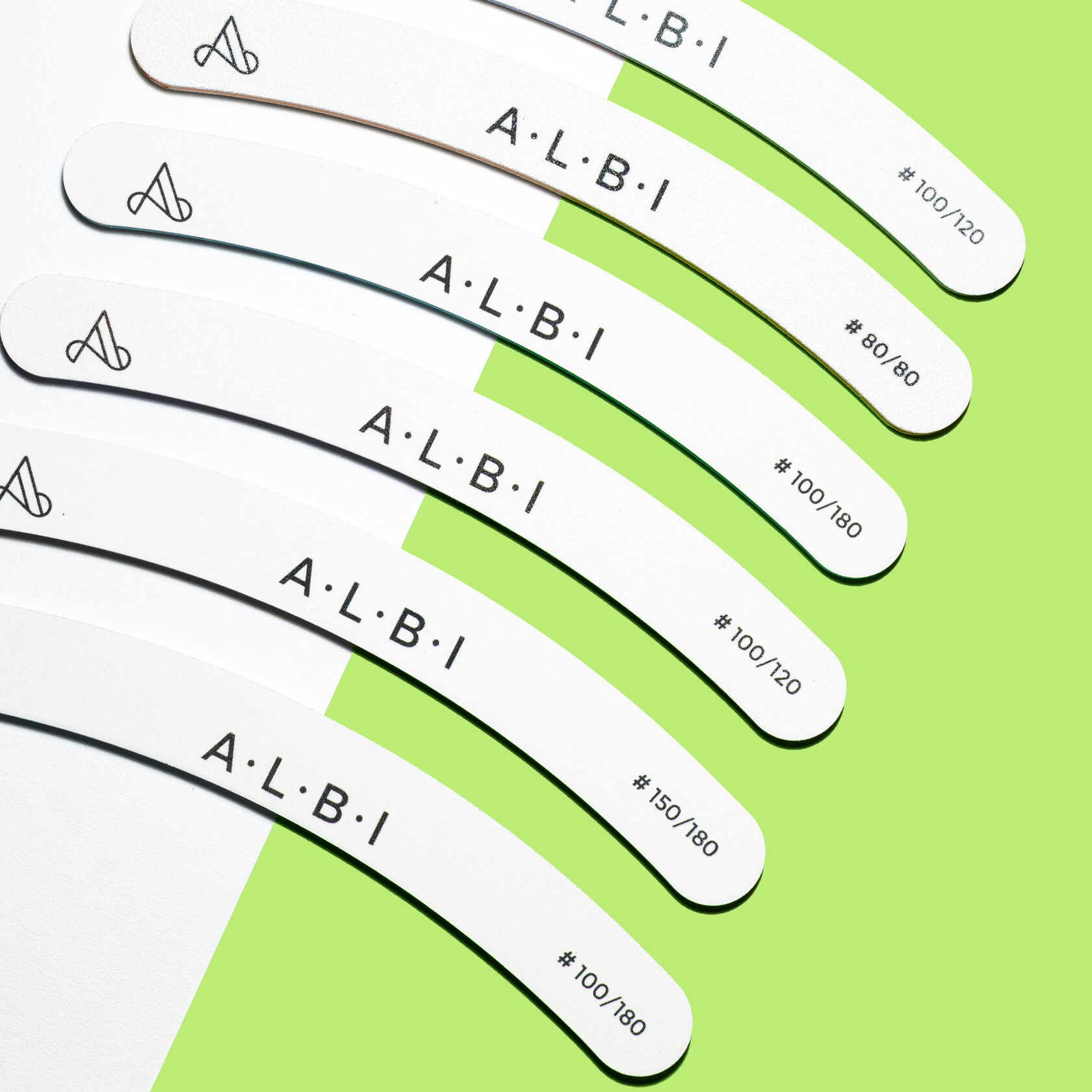 Nail törpü ALBI BOOMERANg
